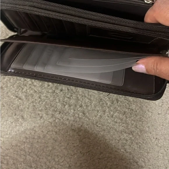 Ladies Wallet - Picture 2 of 3